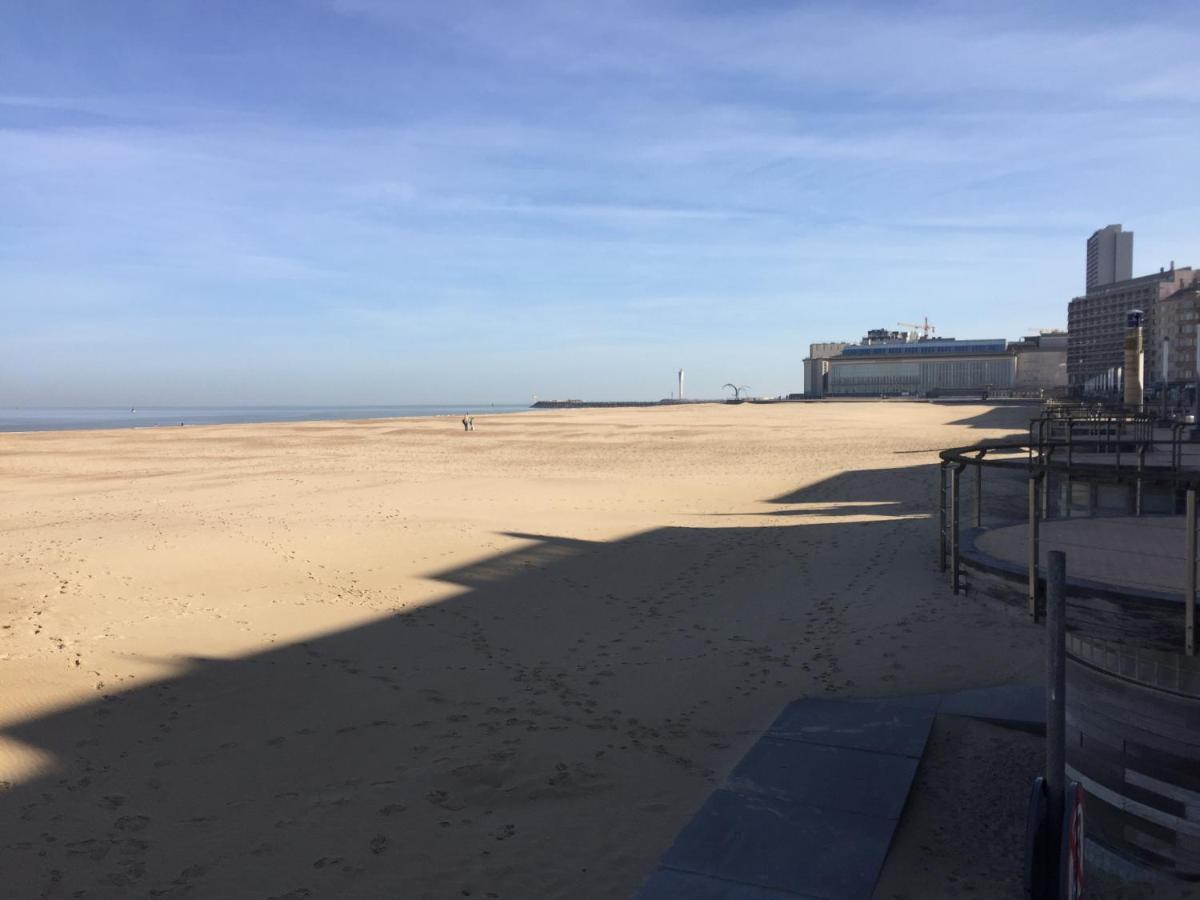 Rustig Appartement Met Zeezicht Dicht Bij Het Centrum Ostend Exterior photo